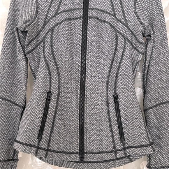LULULEMON Define Hip-Length Jacket Women’s size 6 🩶🖤 Gray White Black - Picture 6 of 14